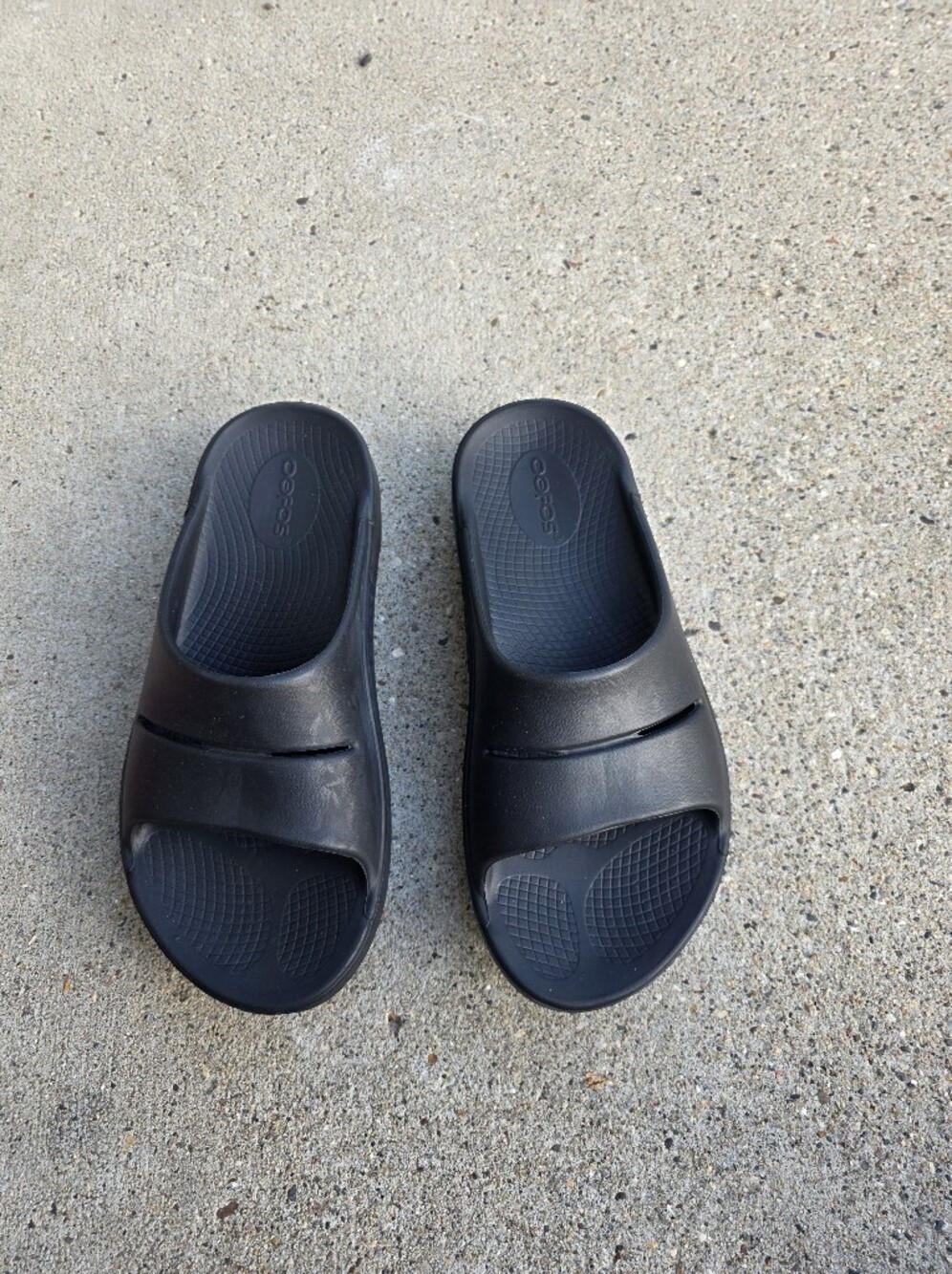 Oofos OOah Slide Sandals in Black Women 6